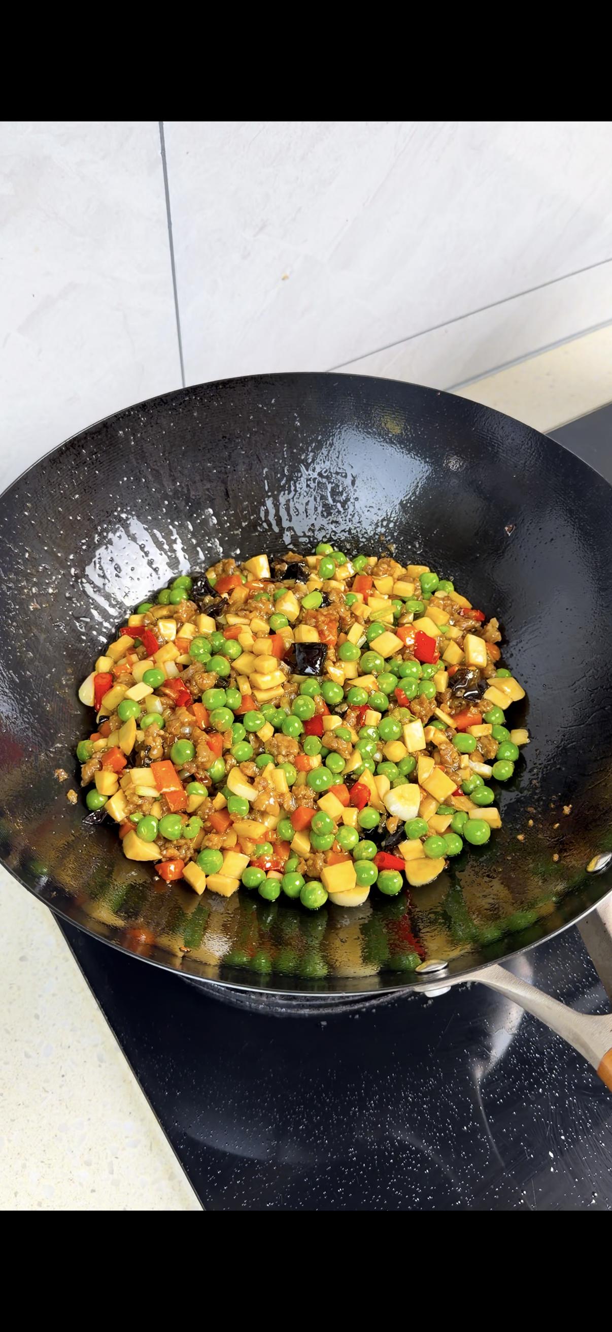 🥢三碗饭不够的五彩肉沫丁！🍚今天分享超下饭的五彩肉沫丁做法，好吃到舔盘，连挑