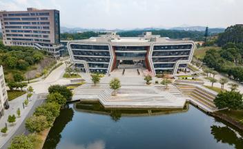 一、写在前面：我们聊聊“面子”和“里子”
大家好。今天聊川北医学院，其实是聊一种