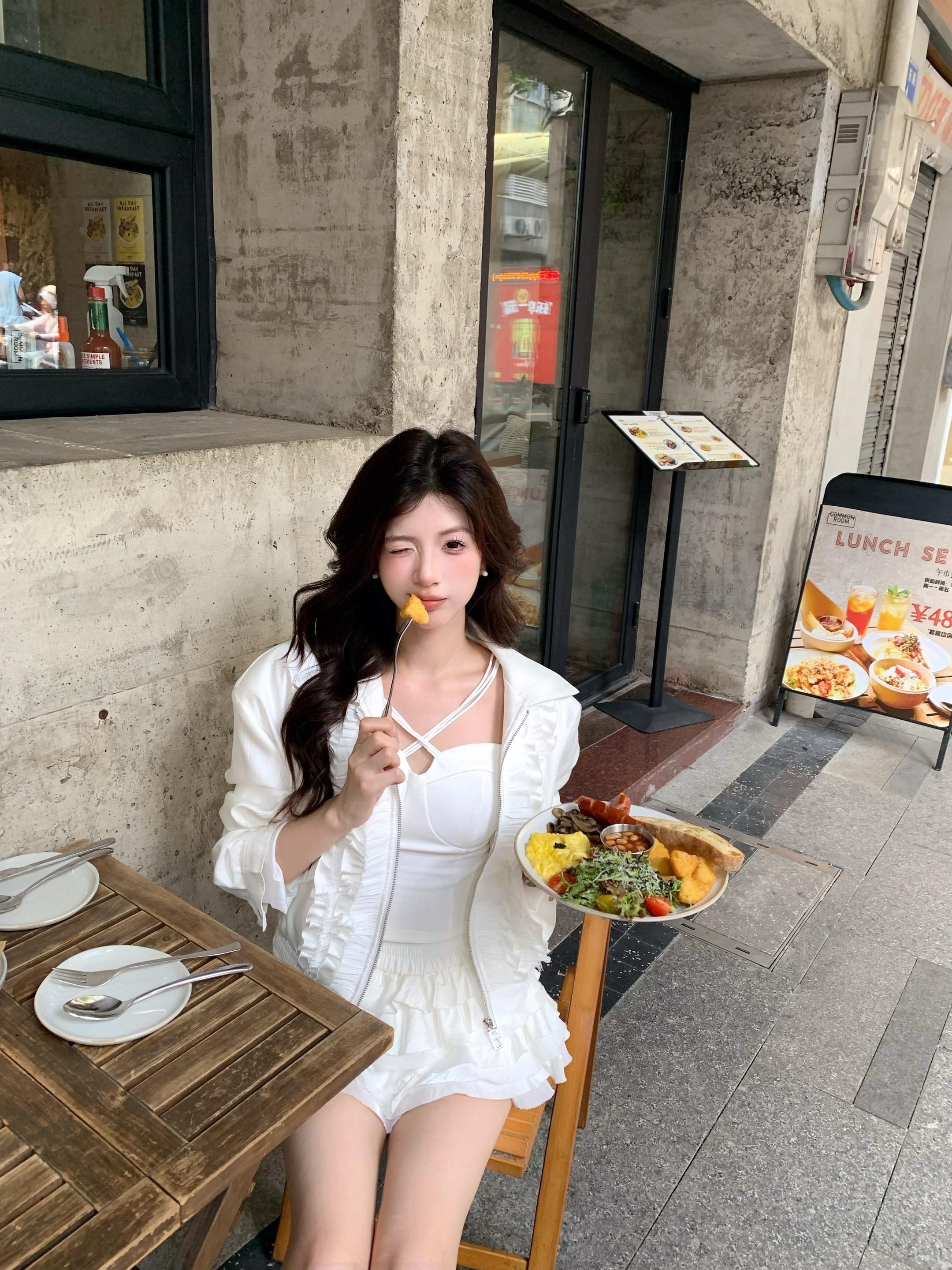 你又逃避 那我买好蛋糕等你。