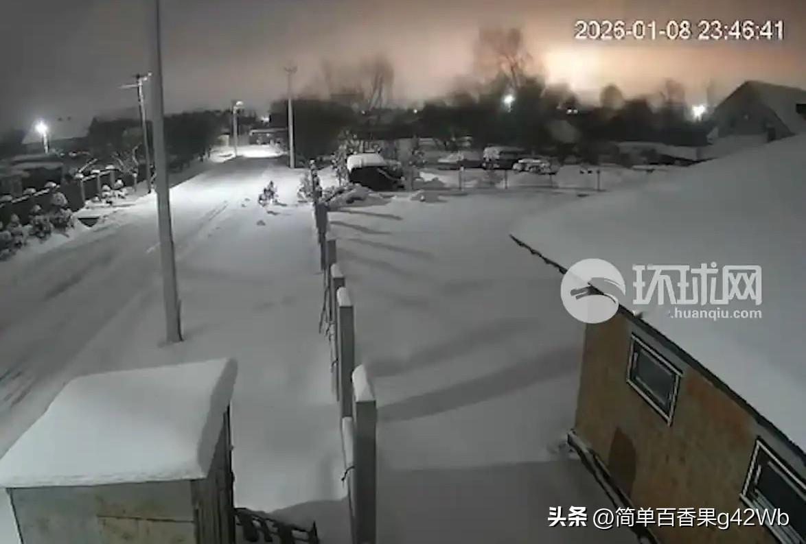 “闪电”天降！俄军“榛树”导弹15分钟砸向利沃夫，36个火球专烧能源设施！

当