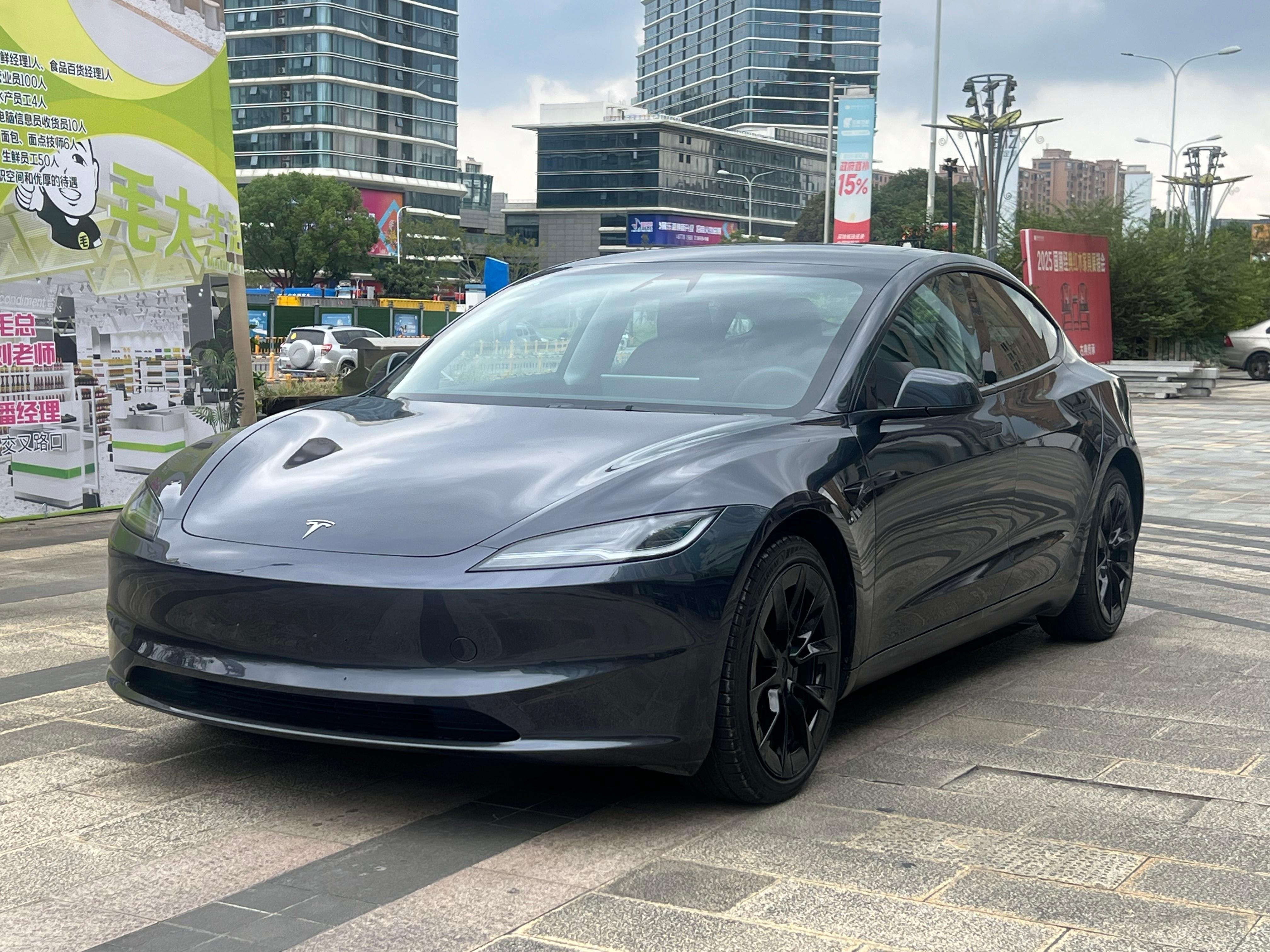 特斯拉Model 3四驱长续航版 
