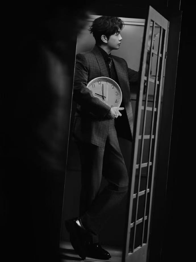 谁接到颜人中电话了 快说说谁接到颜人中电话咯！他往那一站，偶像剧的浪漫桥段都要上