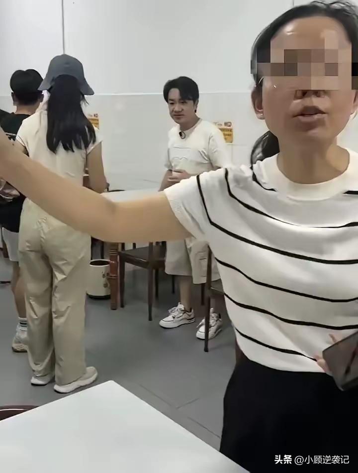 王祖蓝在米粉店吃粉事件的始作俑者并不是王祖蓝，而是这家米粉店的老板。


本来想