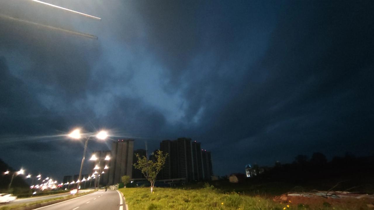 夏日生活打卡季夏日夜景分享分享一张自然风景的照片