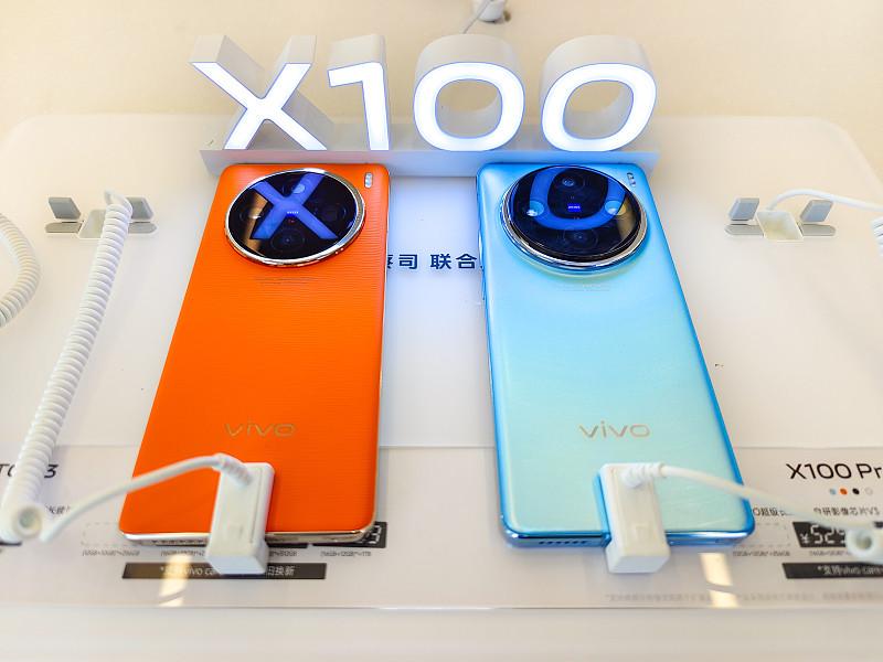 发布会看多了忍不住下单，OPPO、vivo两款新旗舰开箱体验
不少数码爱好者都有