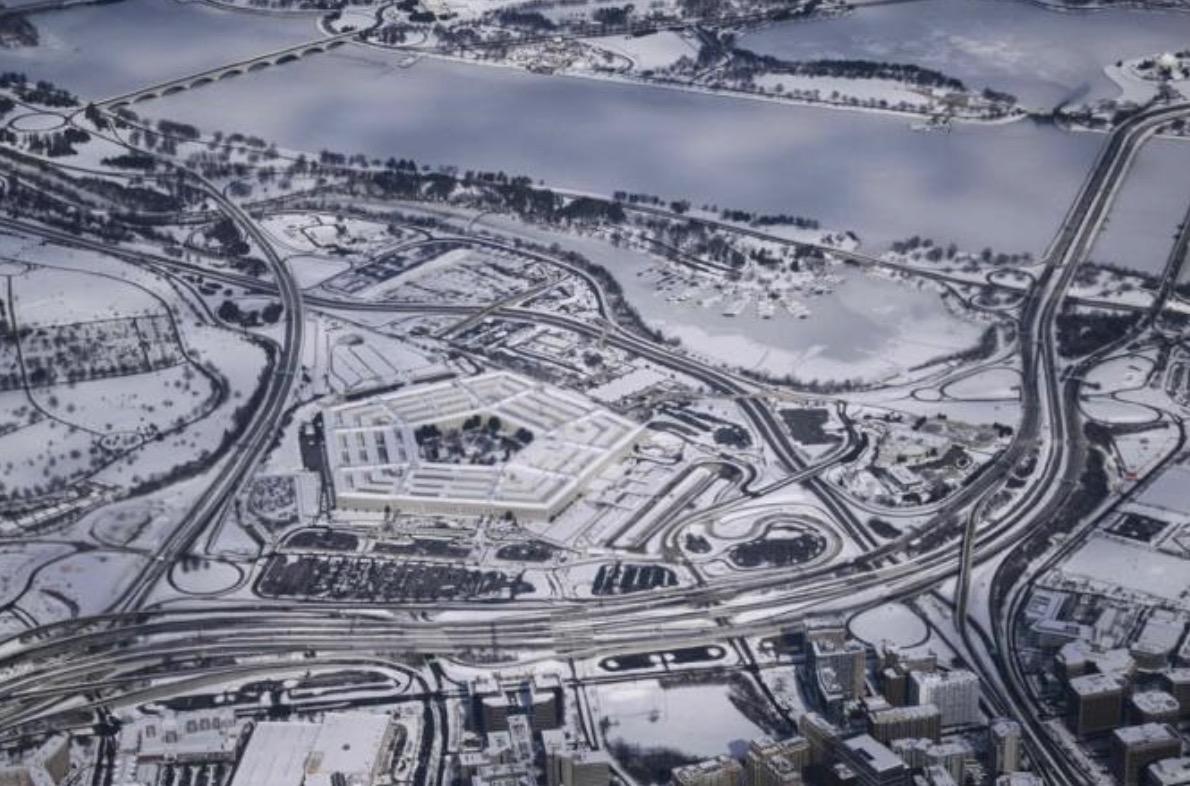 据《华尔街日报》1月29日报道，美国官员透露白宫与五角大楼已制定针对伊朗的多套打