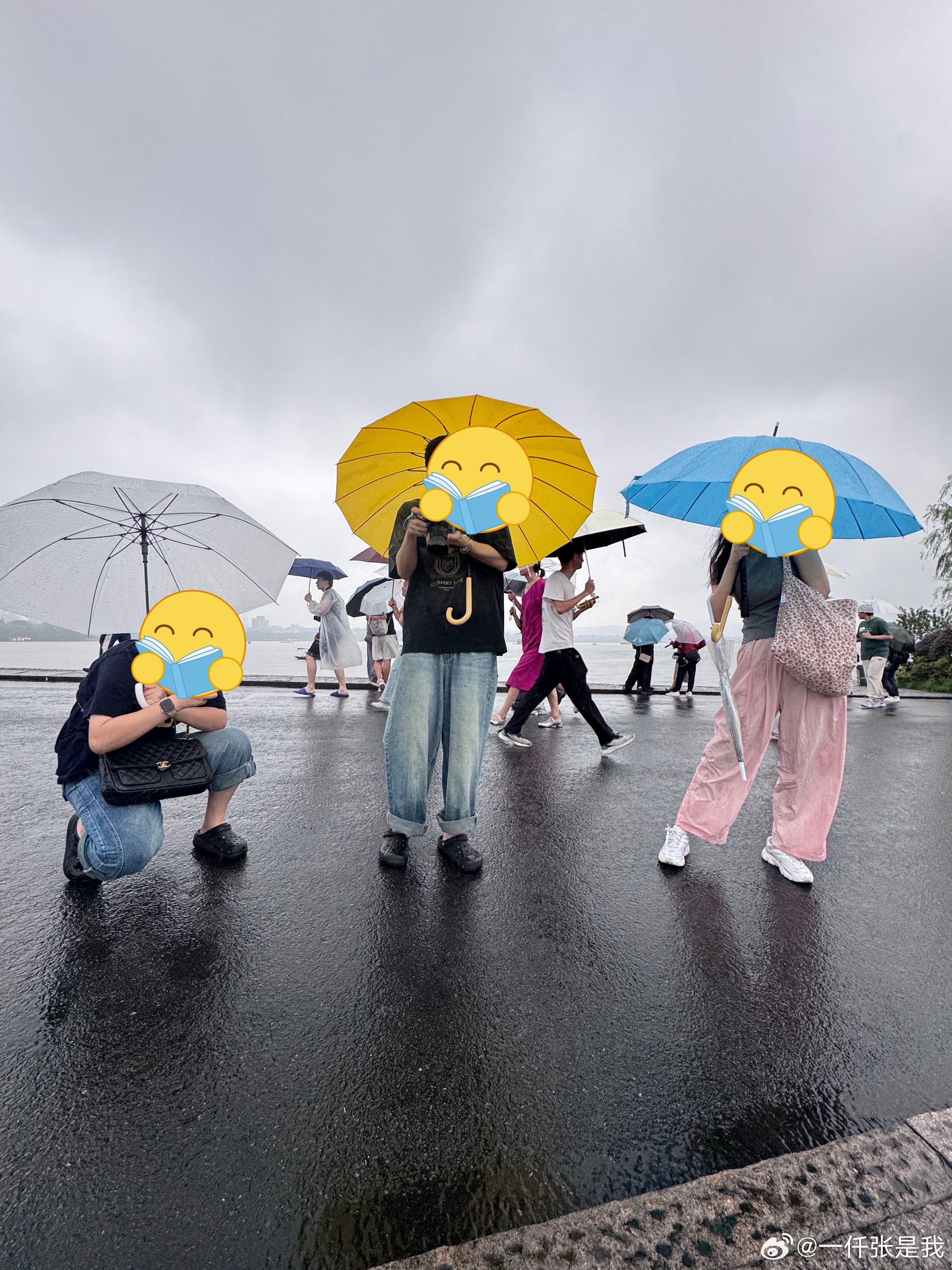 有我的团队们很幸福！！！大家今天都很辛苦很狼狈的度过但是依旧一直在夸我哈哈哈哈真