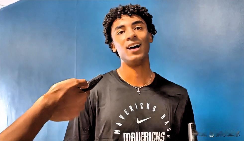 克里斯蒂耿耿于怀啊！

近日一位球迷向克里斯蒂问起了“在NBA生涯中，最开心的一