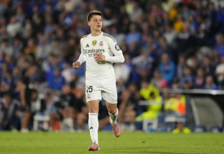 西甲第28轮，皇马主场4比1大胜埃尔切。本场比赛中，居莱尔打进1粒超远距离的世界