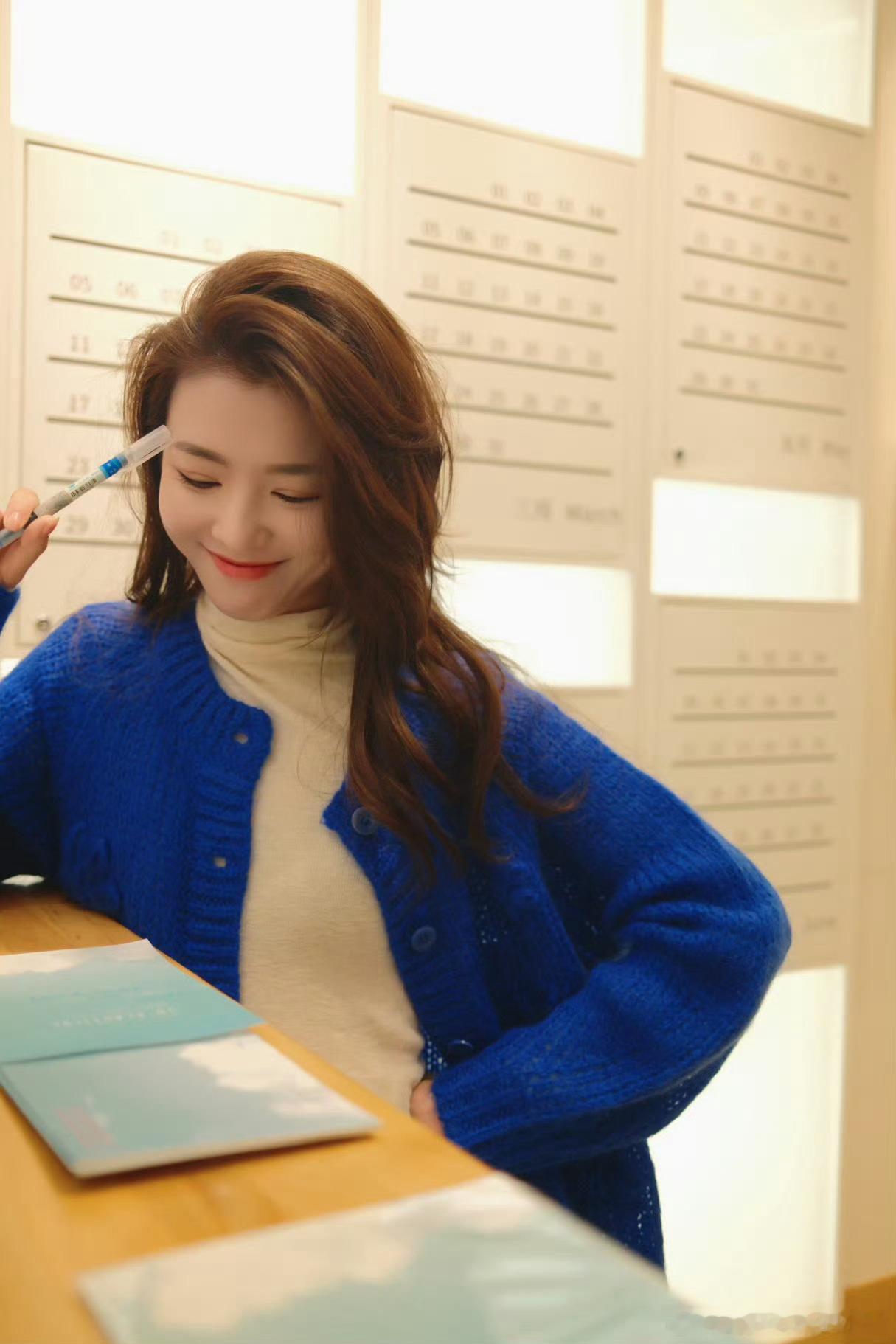 李云霄手写信庆祝粉丝两周年生日，含蓝色满满