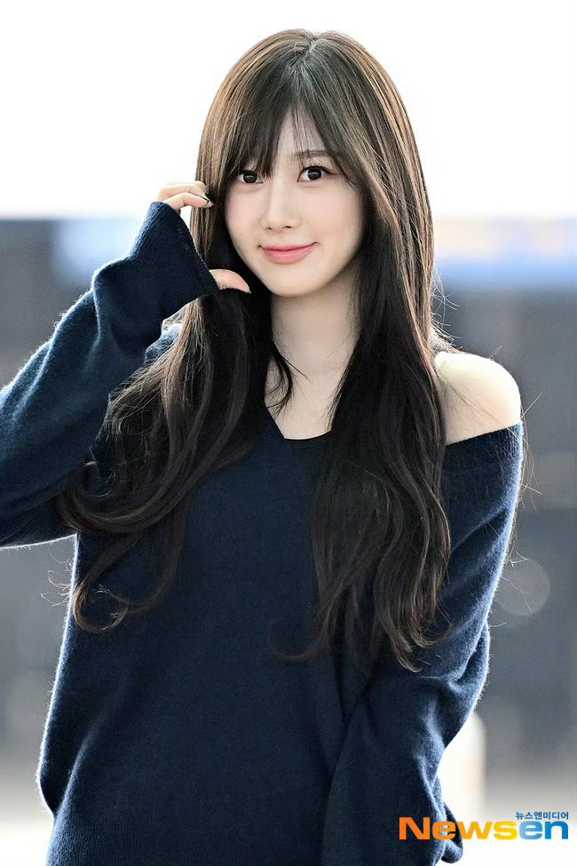 宝宝新闻图美美[亲亲]#Giselle出国机场图# ​​​