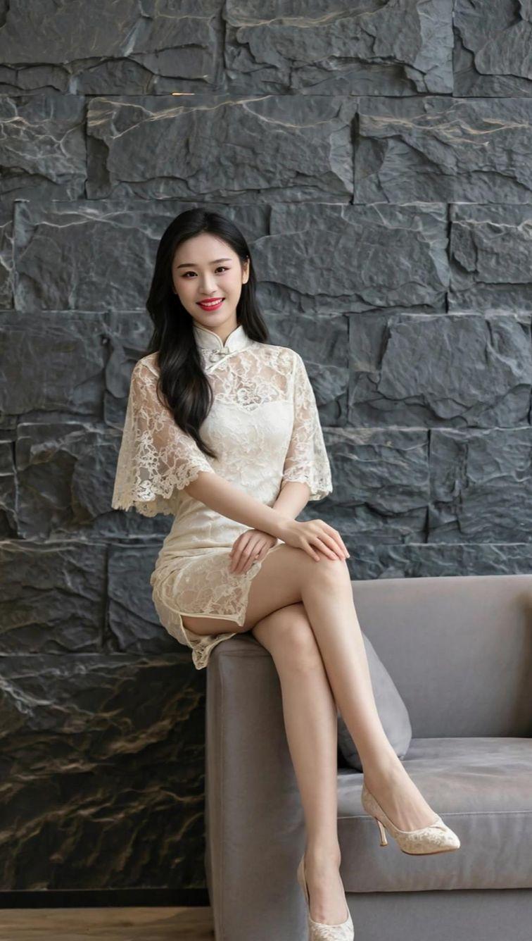 这身古典风写真，仿佛穿越回了古代，我差点以为自己是哪家的大小姐。结果一低头，发现