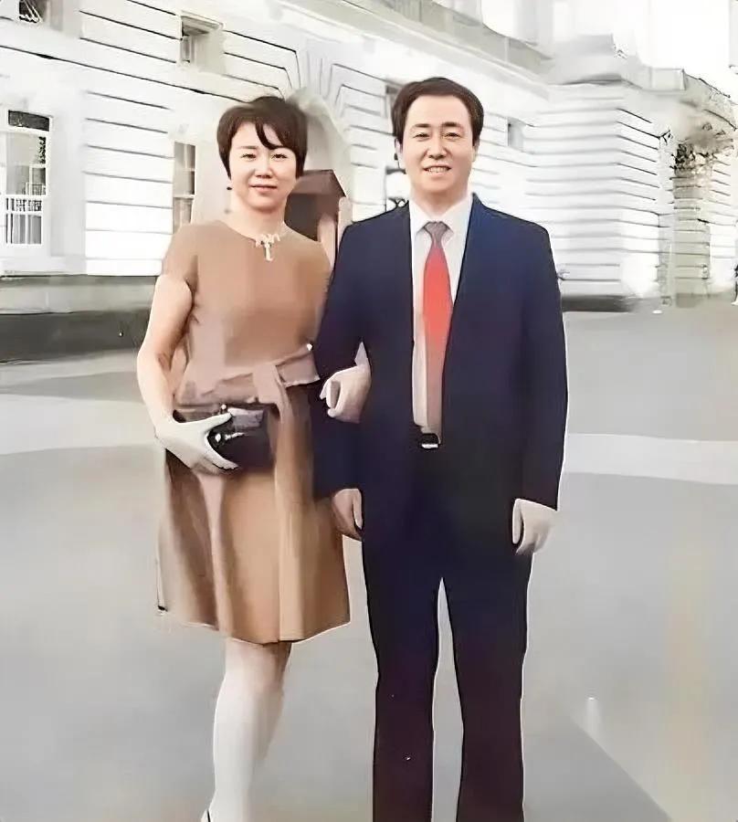 离婚分走600亿？

她没想到报应来得这么快

丁玉梅以为靠“技术离婚”能把恒大