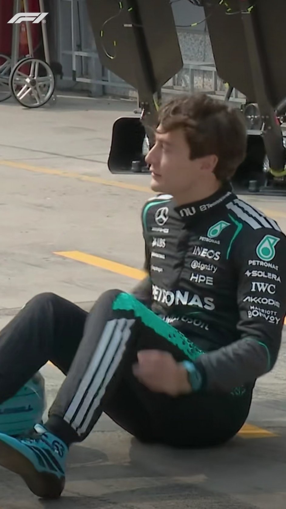 拉塞尔抱着必出神图的决心真的被拉塞尔的营业态度圈粉了，摆姿势、控表情、找角度全拿