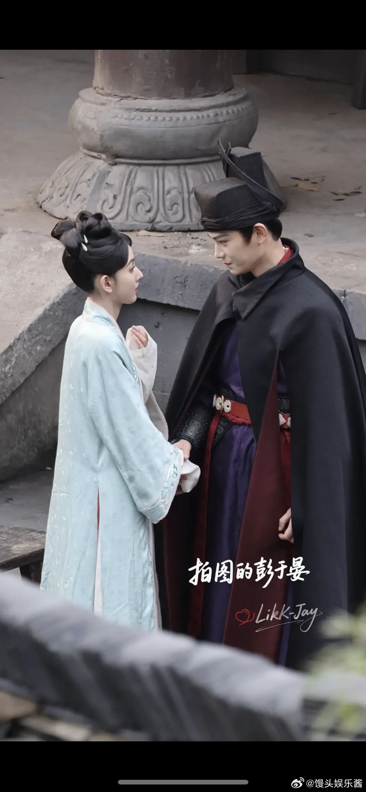 网友说司宫令宋祖儿和丁禹兮这两人打扮的跟小宫女和公公一样