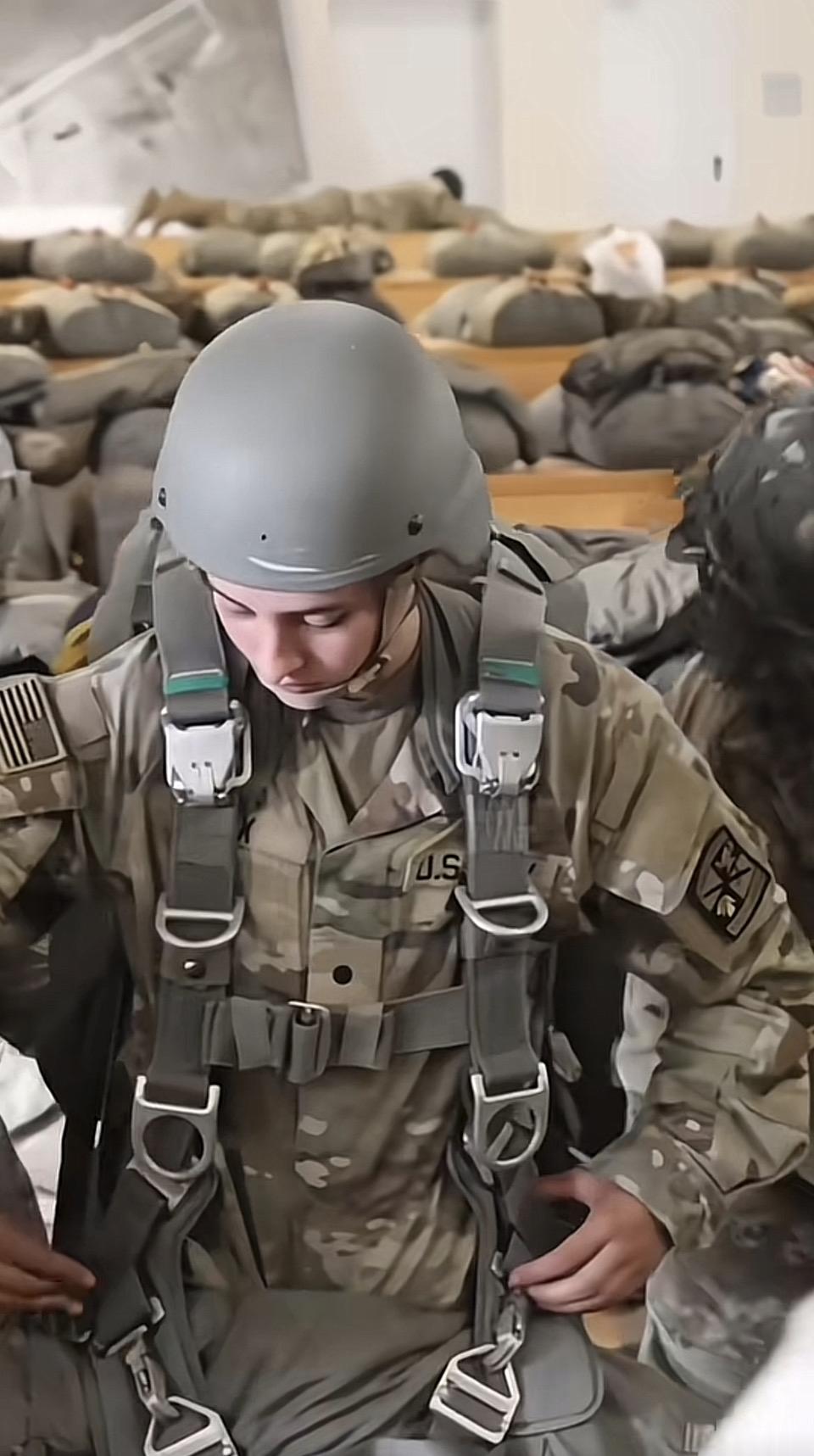 军营里的日常：整理装备，准备出发！👣💪🏆