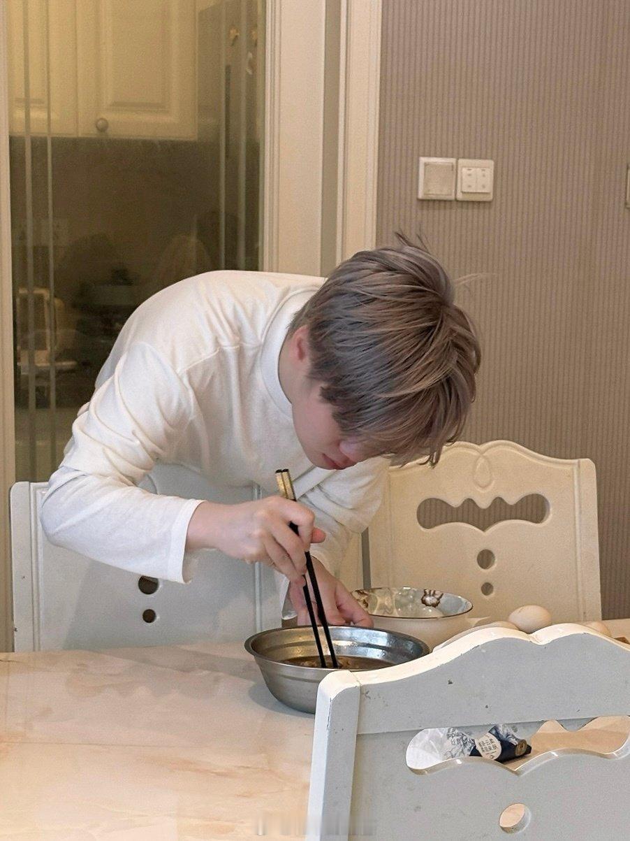 和电竞选手一起跨年 好吃   爱吃   多吃cc的记事本2025和平精英全明星电