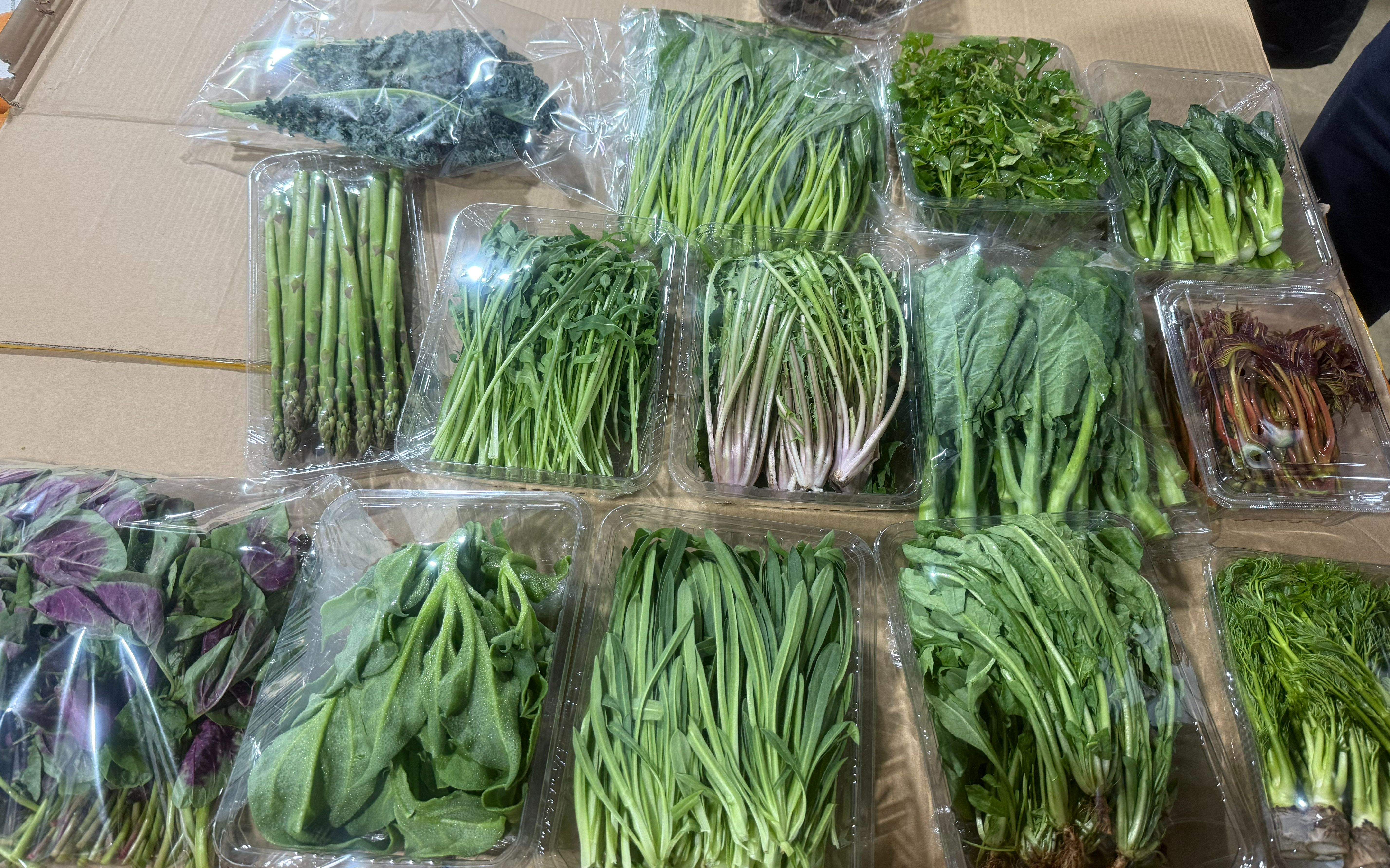 新发地春菜大量上市，今年香椿价格很亲民