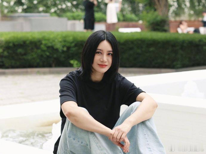 尚雯婕尚雯婕跳正太摇豁出去了伦敦合伙人看片会直播伦敦合伙人很难不被尚雯婕反差萌戳