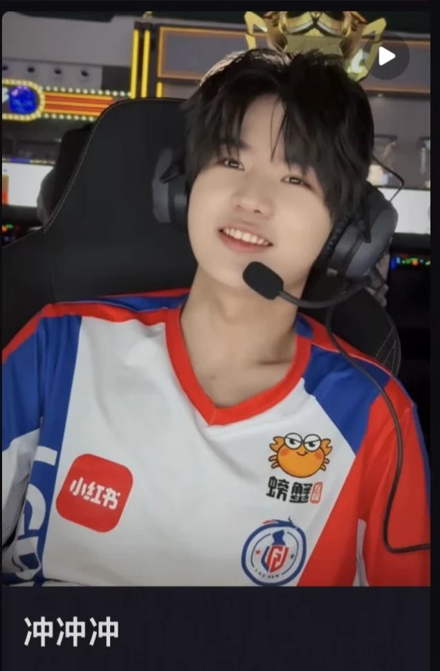 手机倒过来像某人
倒过来好像钎城啊