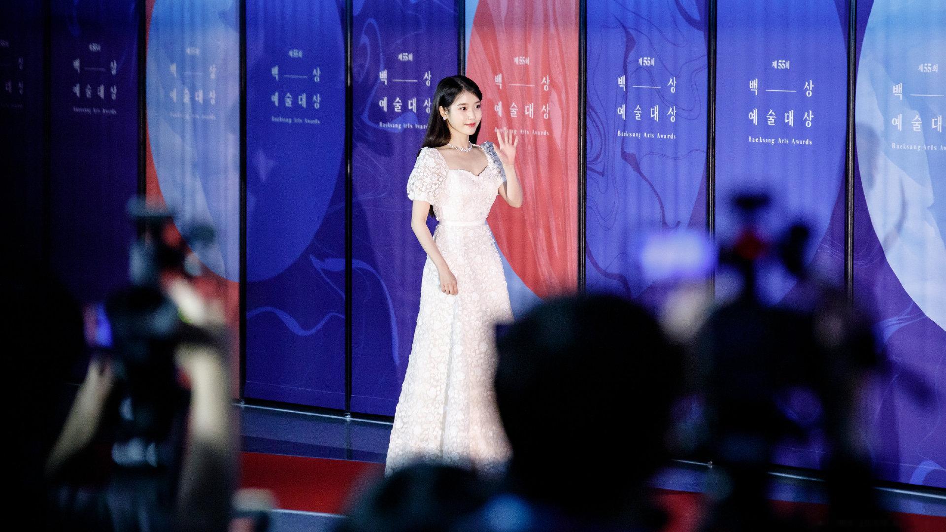 六年前的今天190501 IU&百想艺术大赏今年一定拿下！ ​​​