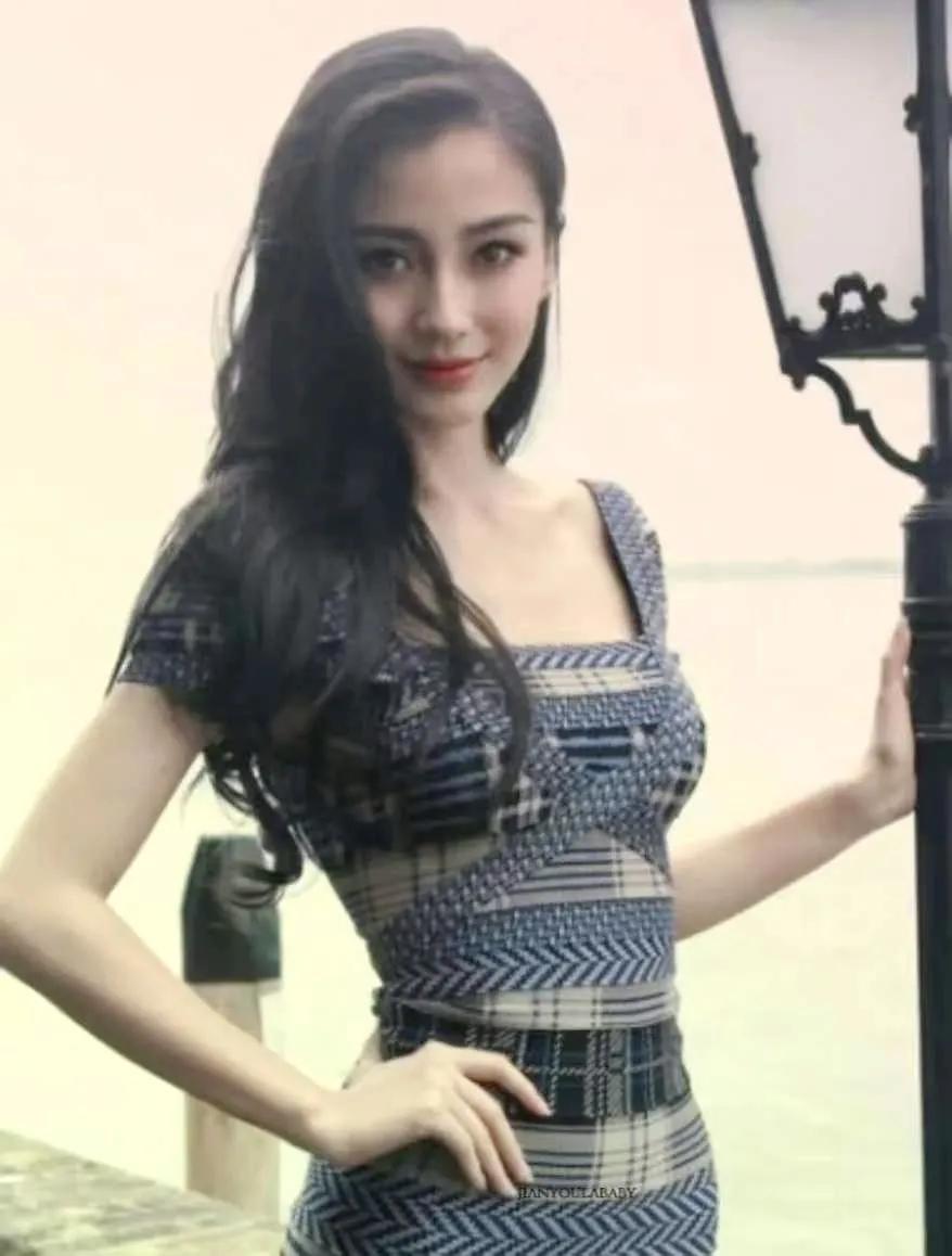 杨颖长得这么漂亮，
黄晓明为什么会和她离婚呢，
想必很多人都和我有一样有这样的疑