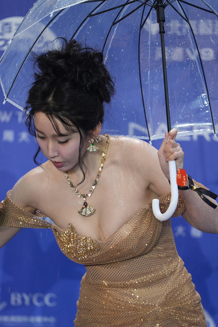 侯伊荻×北京电影节红毯 