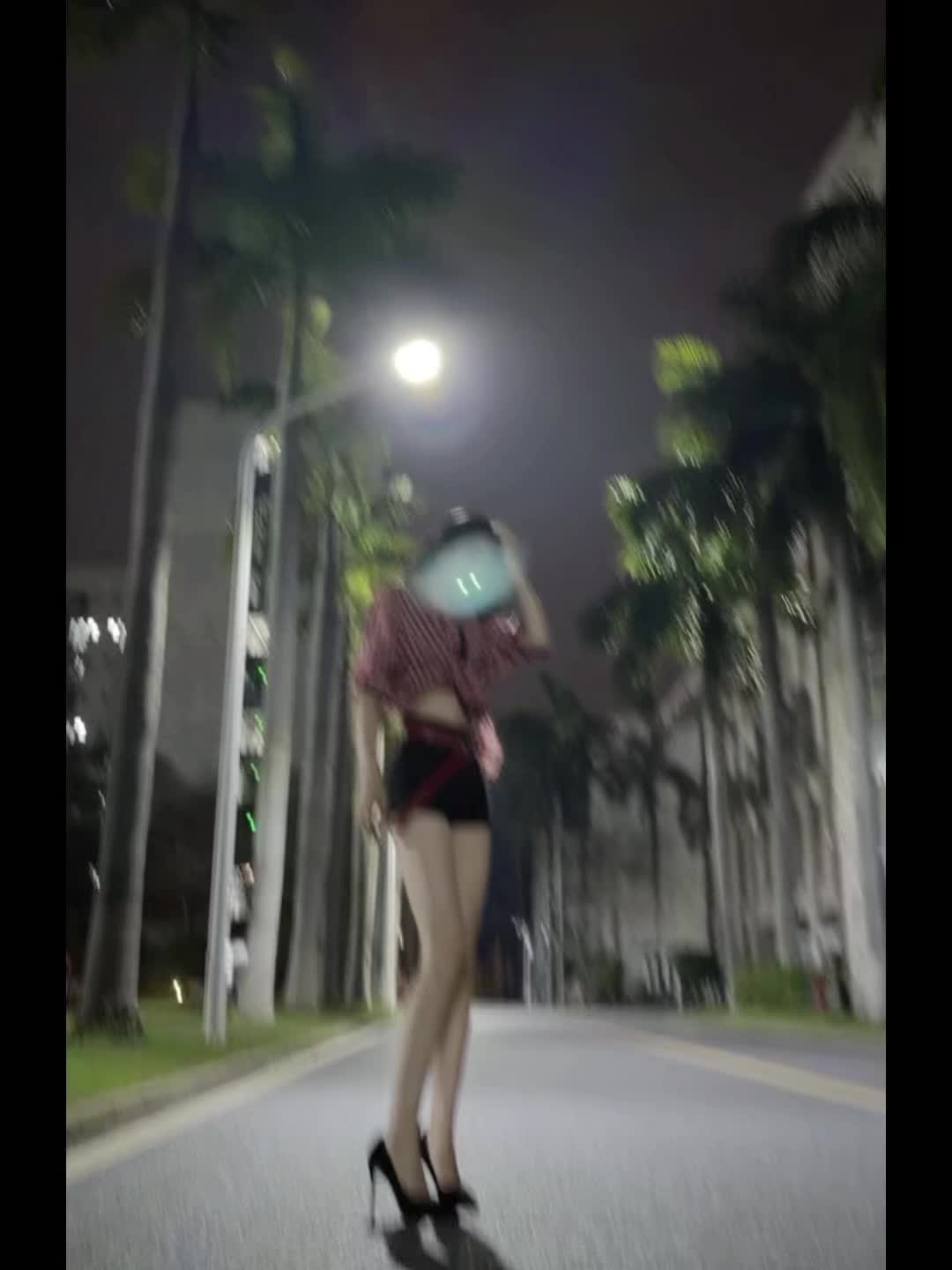 御姐 细高跟 学校 路灯