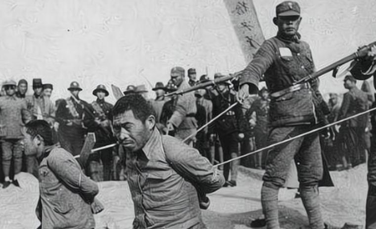 1951年，渣宰洞的一名男特务被判死刑，判决成立以后，这名特务一再为自己辩解，但