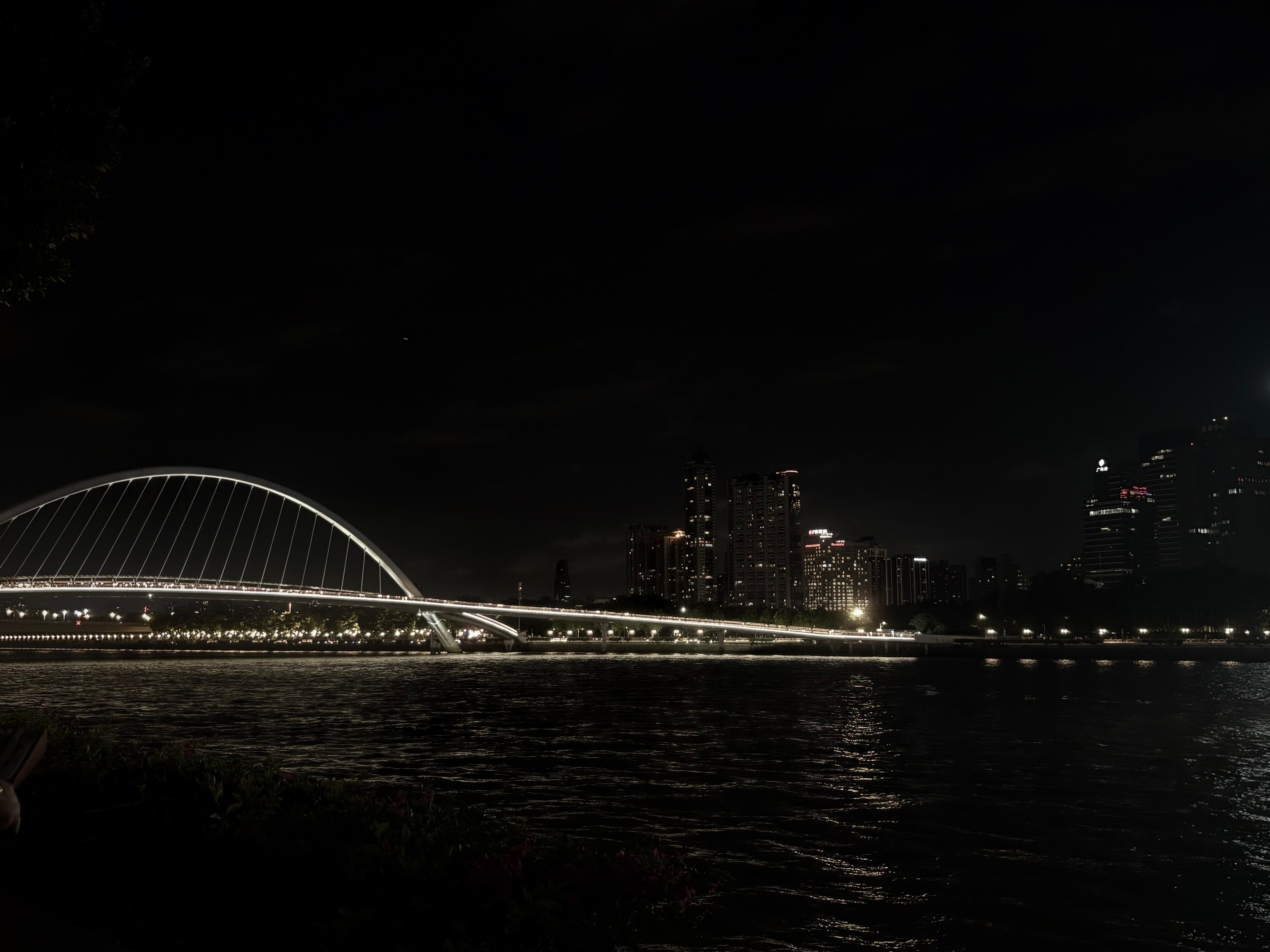 A市来了。 噗 