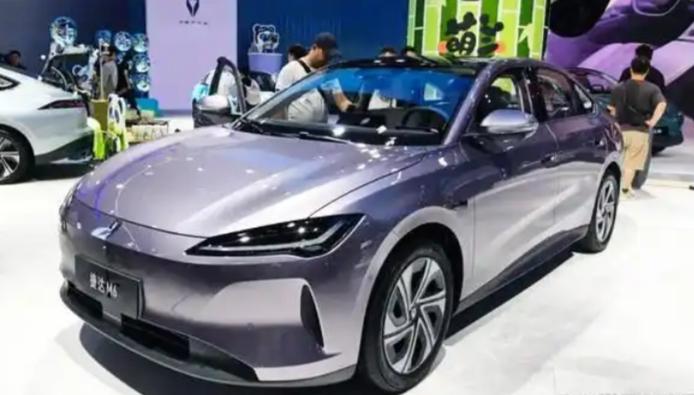 捷达纯电轿车M6将上市，预售8.08万起，最大续航555km，带智驾！

   