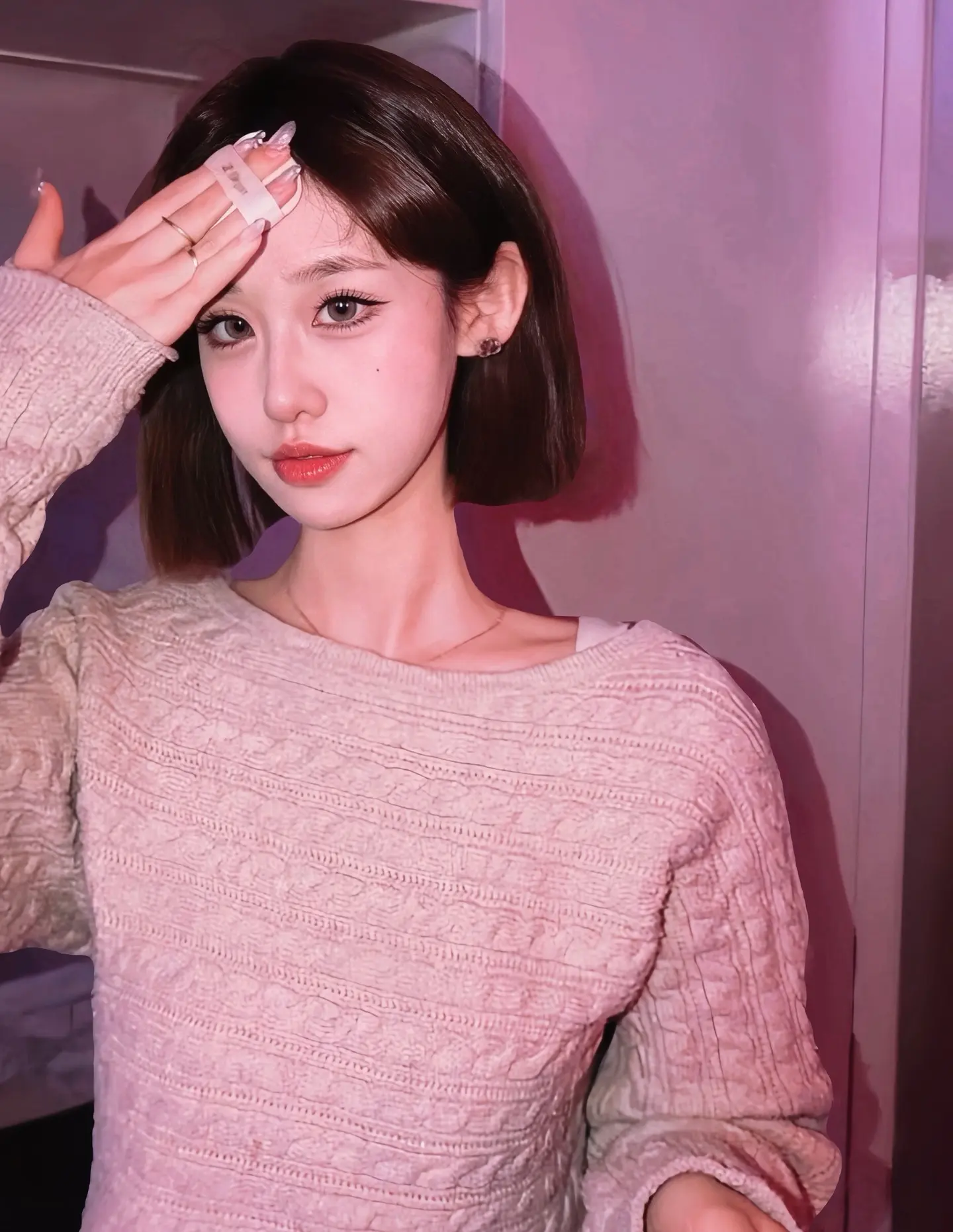 如果全世界都在指责你   那我蹲下来抱抱你