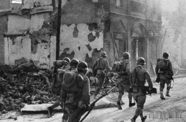 1932年8月5日下午，日军步兵20余人，向关家窝堡进犯。接近关家窝堡时，便向屯