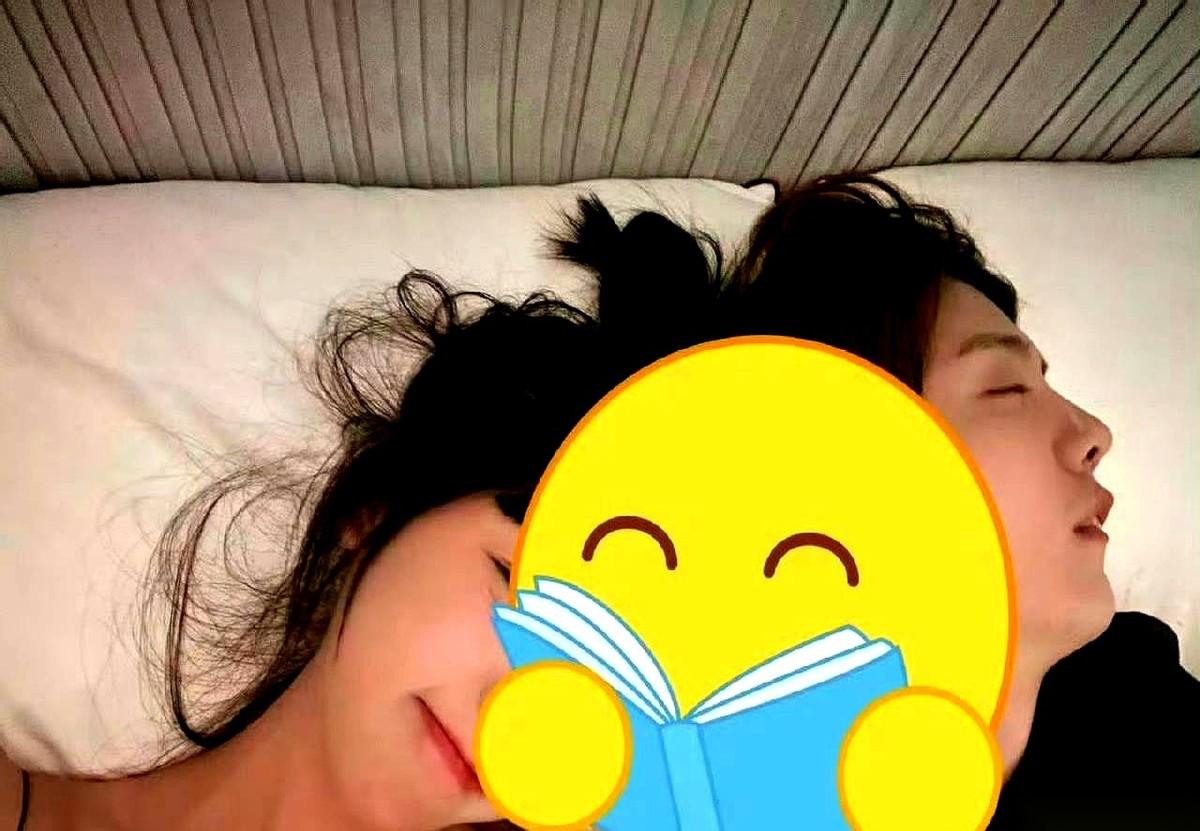 鹿晗这事，古力娜扎前经纪人李登科一句话，直接把那张看不见的桌子给掀了。
他说，别