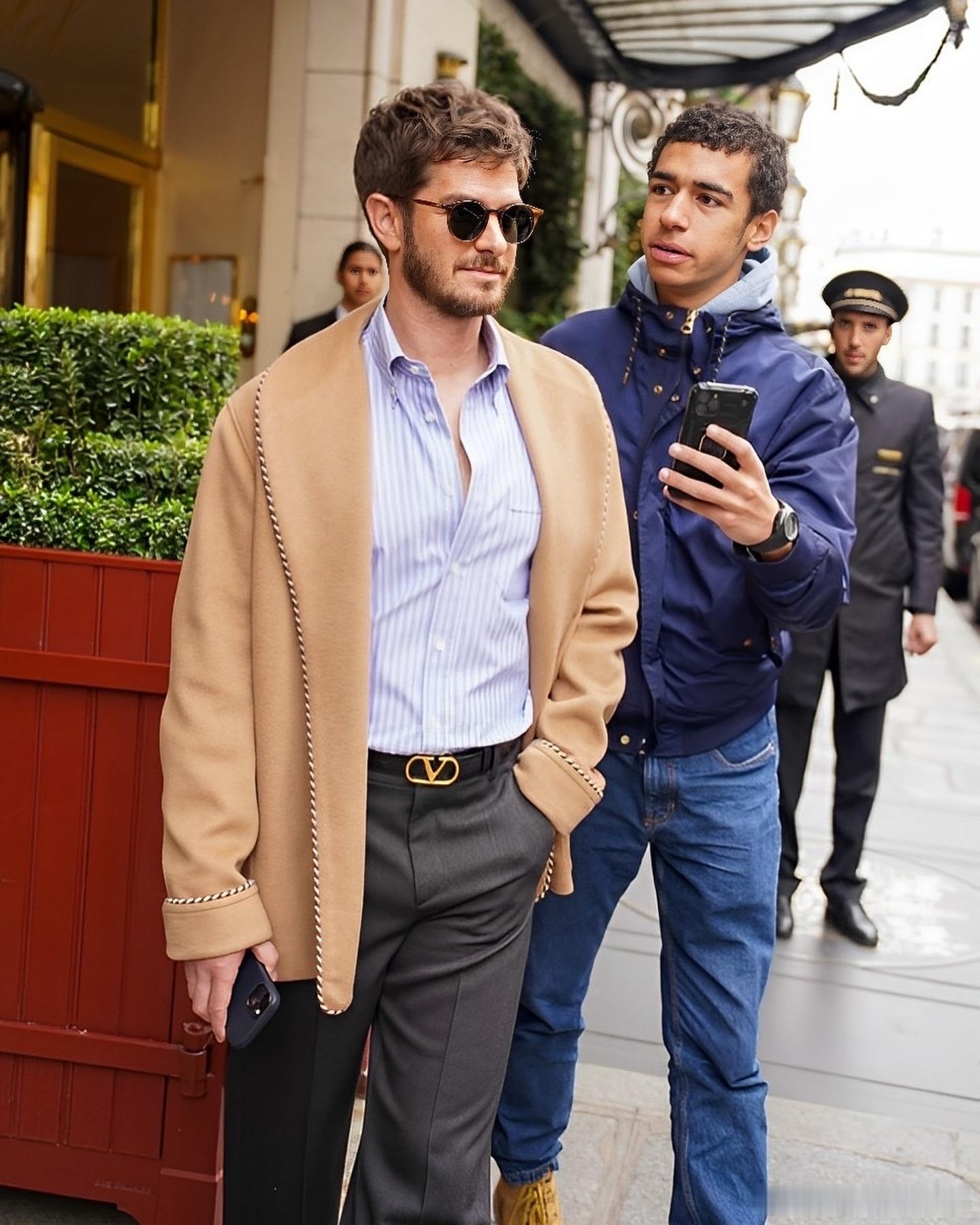 #andrew garfield##造浪吧国庆档# 当地时间9月29日巴黎时装周