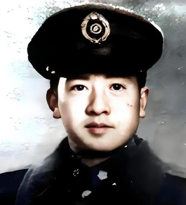 1945年深秋，马步芳的独子马继援被宋美龄叫到重庆官邸。这位西北王公子刚跨过门槛