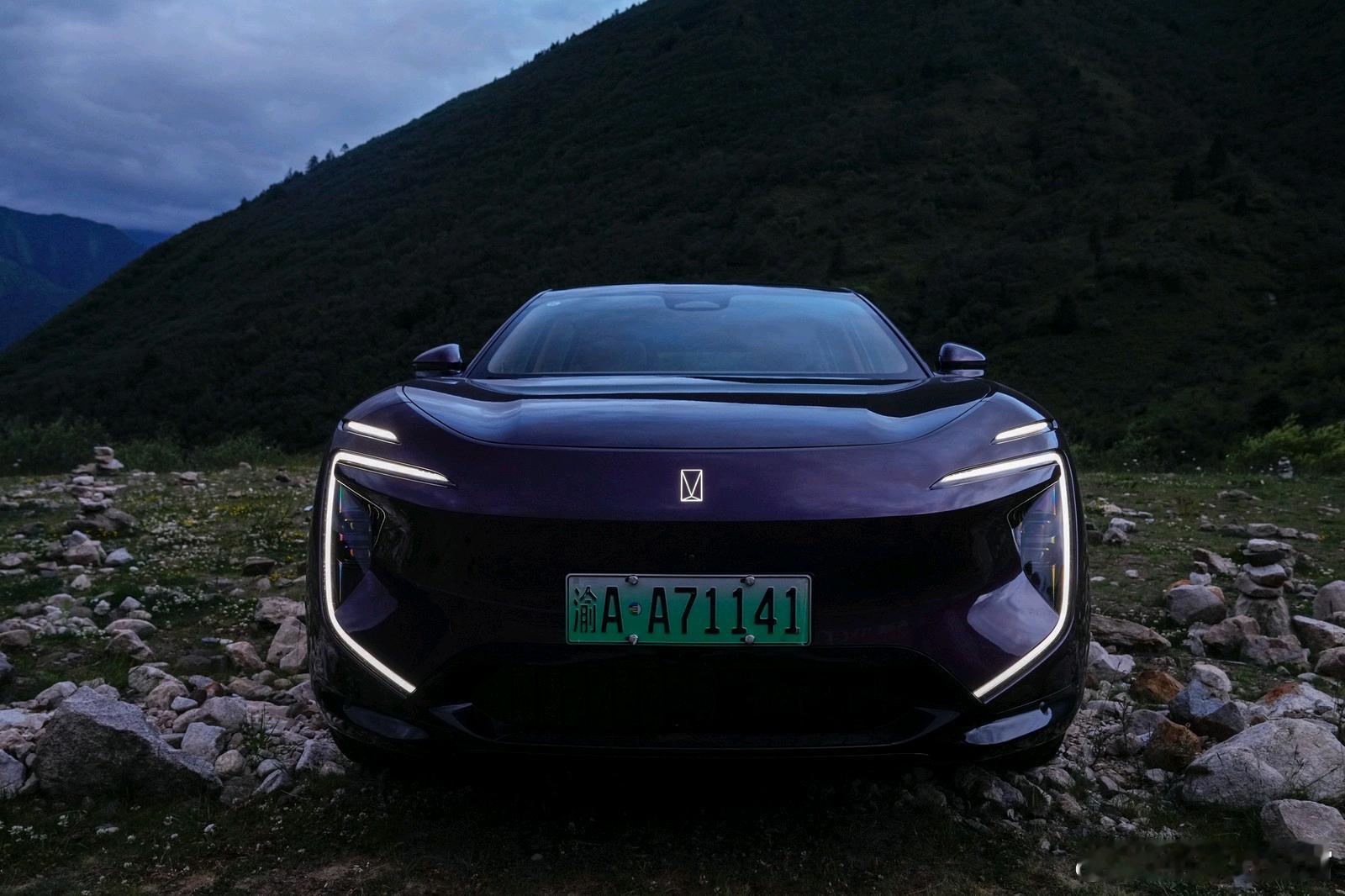 折多山不止是风景线，更是技术线。小塔翻山越岭，高原不失压，昆仑智慧增程稳到离谱！