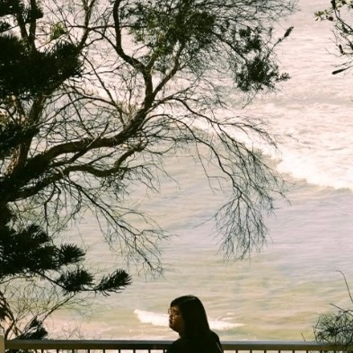 0100心存感激之情，面对每一天的生活挑战，同时也要记得回馈社会给予我们的一切恩