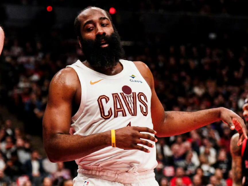 NBA季后赛乱了！
一日三场全部以下克上！
掘金溃败，骑士末节崩盘，尼克斯惨遭准