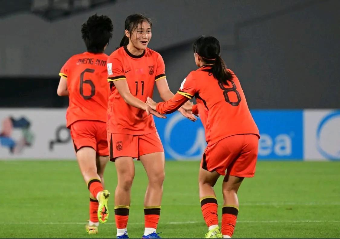 2-4输球！中国U17女足遗憾止步半决赛！
这场比赛从过程来看，女足的小姑娘其实