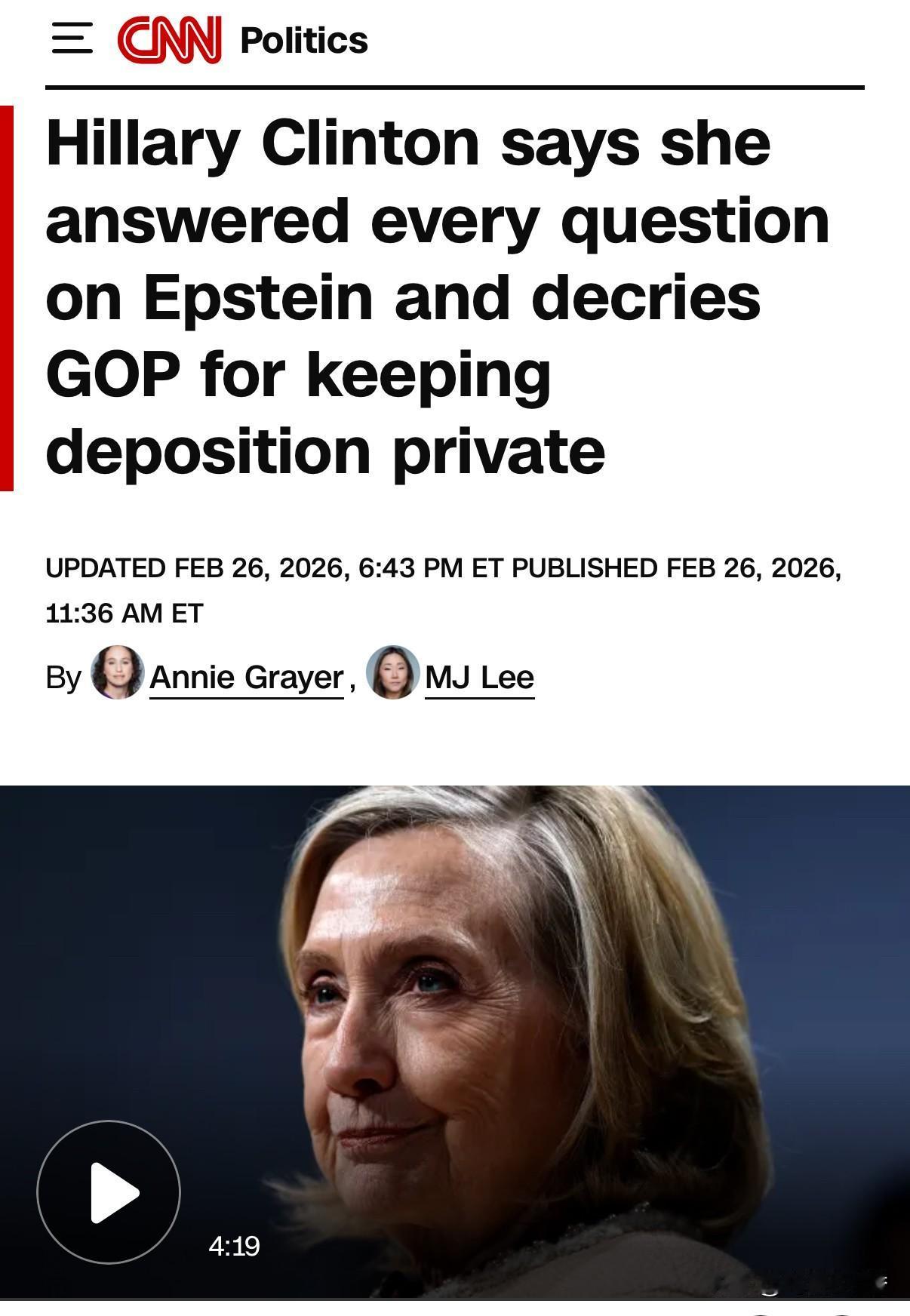 希拉里名牌大学毕业，学习法律专业，律师出身，曾任美国国务卿。她的口才一流，且讲话