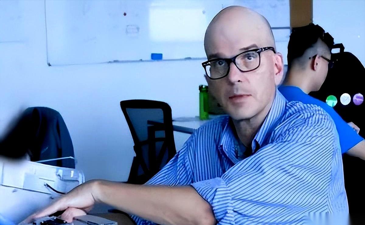 “美国不需要你，有本事你去中国啊！”
就因为这句气话，一个顶尖科学家，真的就收拾