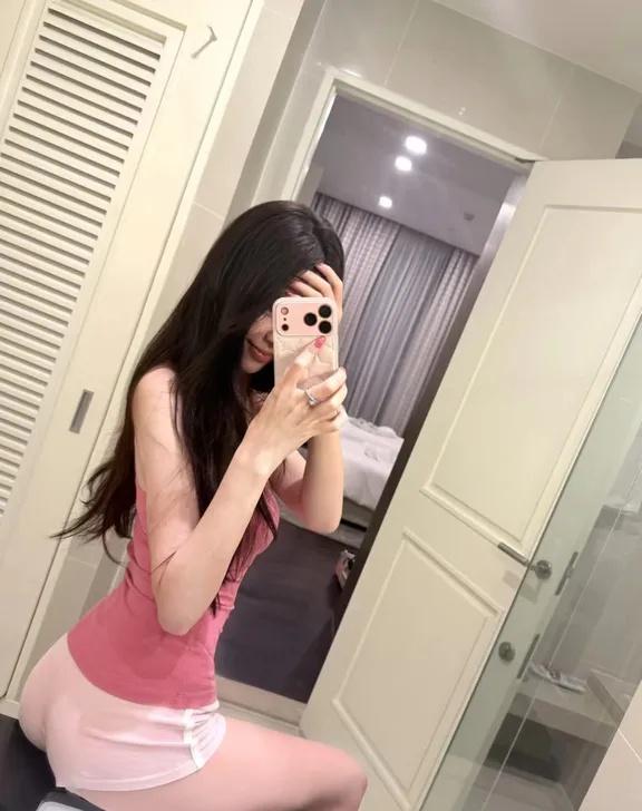 洗漱台拍个照🧺🛁🚿
健身人健身魂 健身穿搭lululemon 优衣库健身服