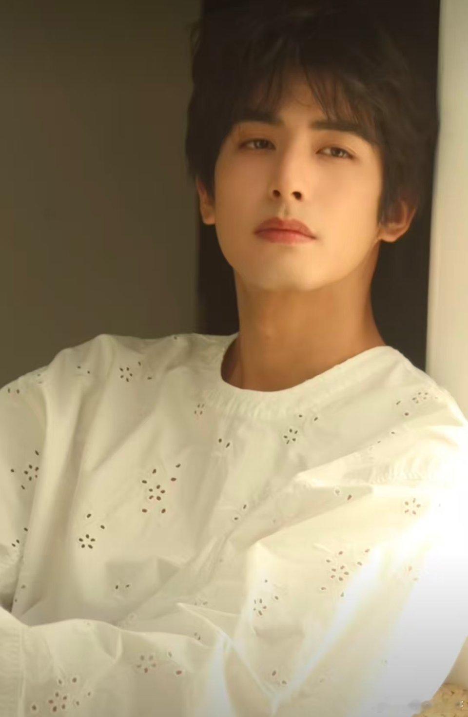 宋威龙春日男友我喜欢的这一组，特别有居家男友感。 