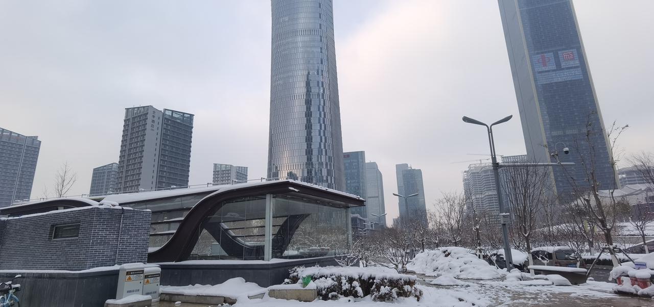 济南地铁6号线中央商务区站走来了