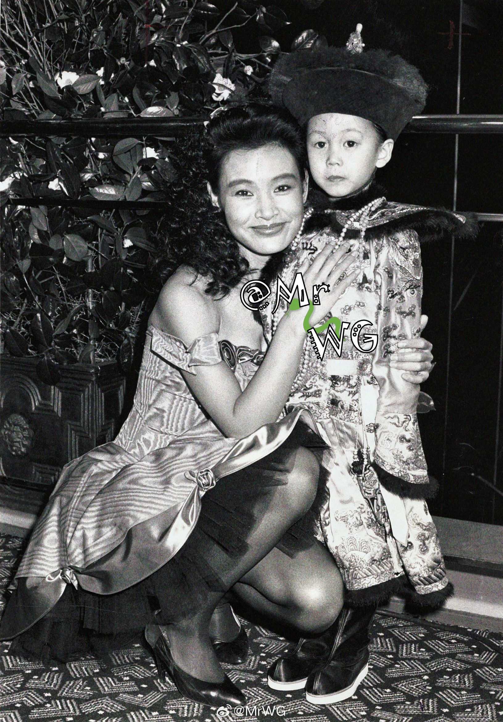 电影独家扫描 “婉容”和“小皇帝”——当年宣传【末代皇帝】的陈冲陈冲 ，和打扮成