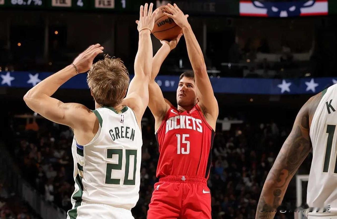 火箭跟队记者Adam Spolane更推：这正是在肯塔基大学时的那个我们熟悉的里