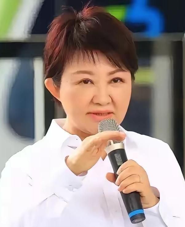 媒体人陈挥文今天在节目中发起投票"你支持谁参选2028"，虽为时尚早，但是看到这