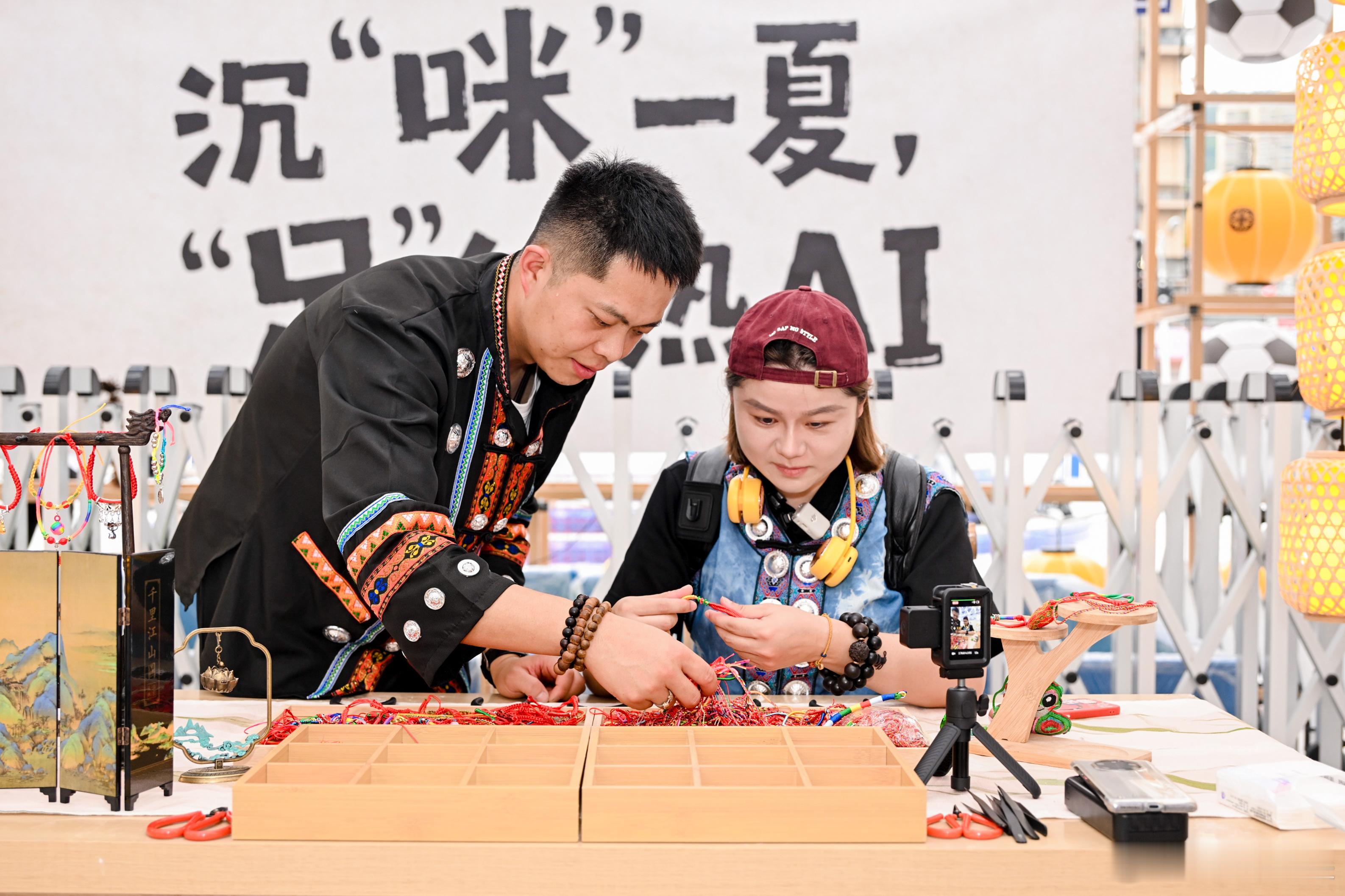 达人带你解锁贵州村超嘉年华沉浸式体验贵州村超嘉年华吃货抵达村超嘉年华直接走不动道