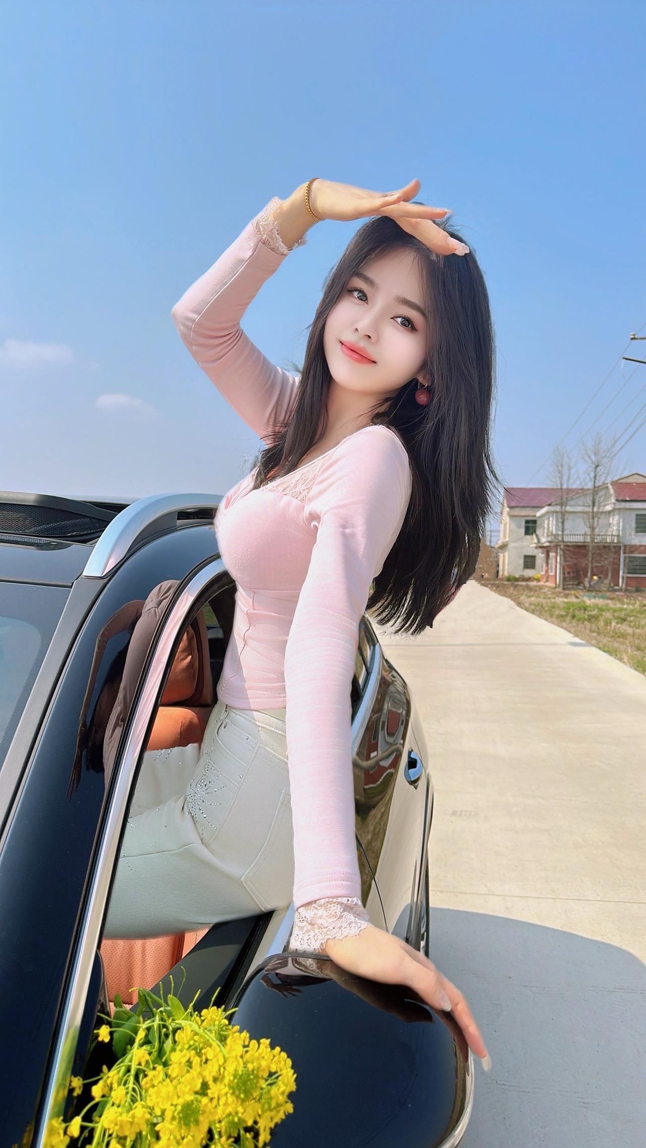 长发我有，车我也有，车窗也卡不住我，所以我也拍了车窗拍照